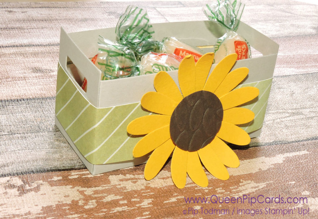 3 Quick and Simple Gift Ideas for Autumn. Wood Crate with Sunflower using Daisy Punch Pip Todman Queen Pip Cards UK Stampin' Up! Demonstrator www.queenpipcards.com fb.me/QueenPipCards #queenpipcards #stampinup #papercraft #inspiringyourcreativity